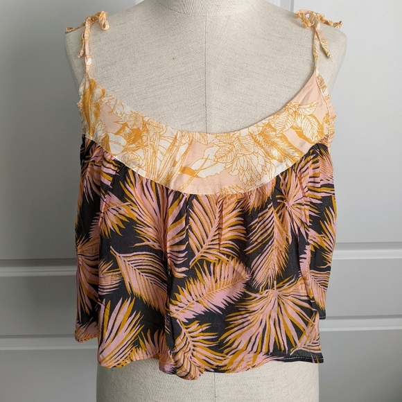 Maaji Crop Top Sleeveless Azahar Clouds Palm Floral Print Swing Style M NWT - Picture 2 of 16